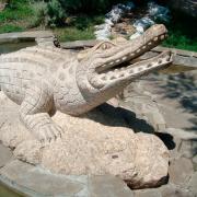Новороссийск. Скульптура Крокодила возле набережной. Лето 2012 г