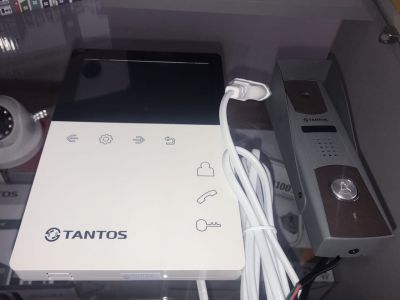 комплект видеодомофона Tantos в магазине Юг Дозор (ugdozor.ru)