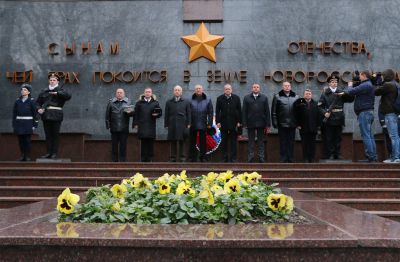Поздравление ветеранов и военнослужащих в Новороссийске - фото 23.02.2018