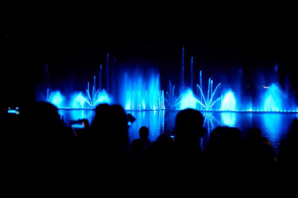 Поющие фонтаны Абрау-Дюрсо фото