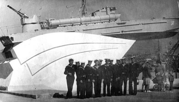 Моряки у Торпедного катера. 1973 год. Новороссийск. Старое фото