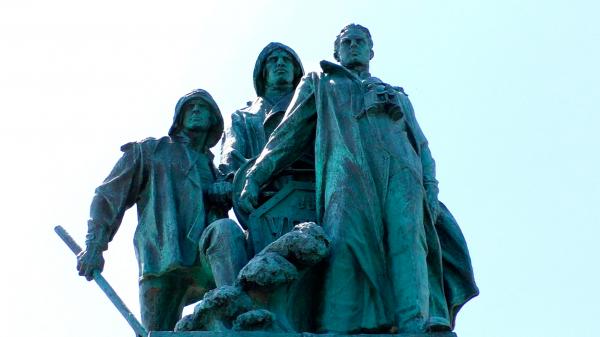 Памятник «Экипажу сейнера «Уруп» рыболовецкого колхоза «Черноморец»