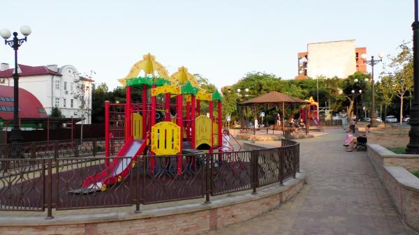 Детская площадка на Бульваре Победы в Новороссийске