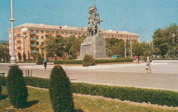 Площадь Свободы в Новороссийске. Открытка 1969 г. Фото В.Позднова.