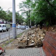 Новороссийск. Последствия наводнения 2012 г. Обвал парапета на Лен. парке