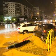 Новороссийск. Наводнение 6 июля 2012 г. На дороге в наводнение