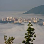 Новороссийск в тумане. Вид на город с горы