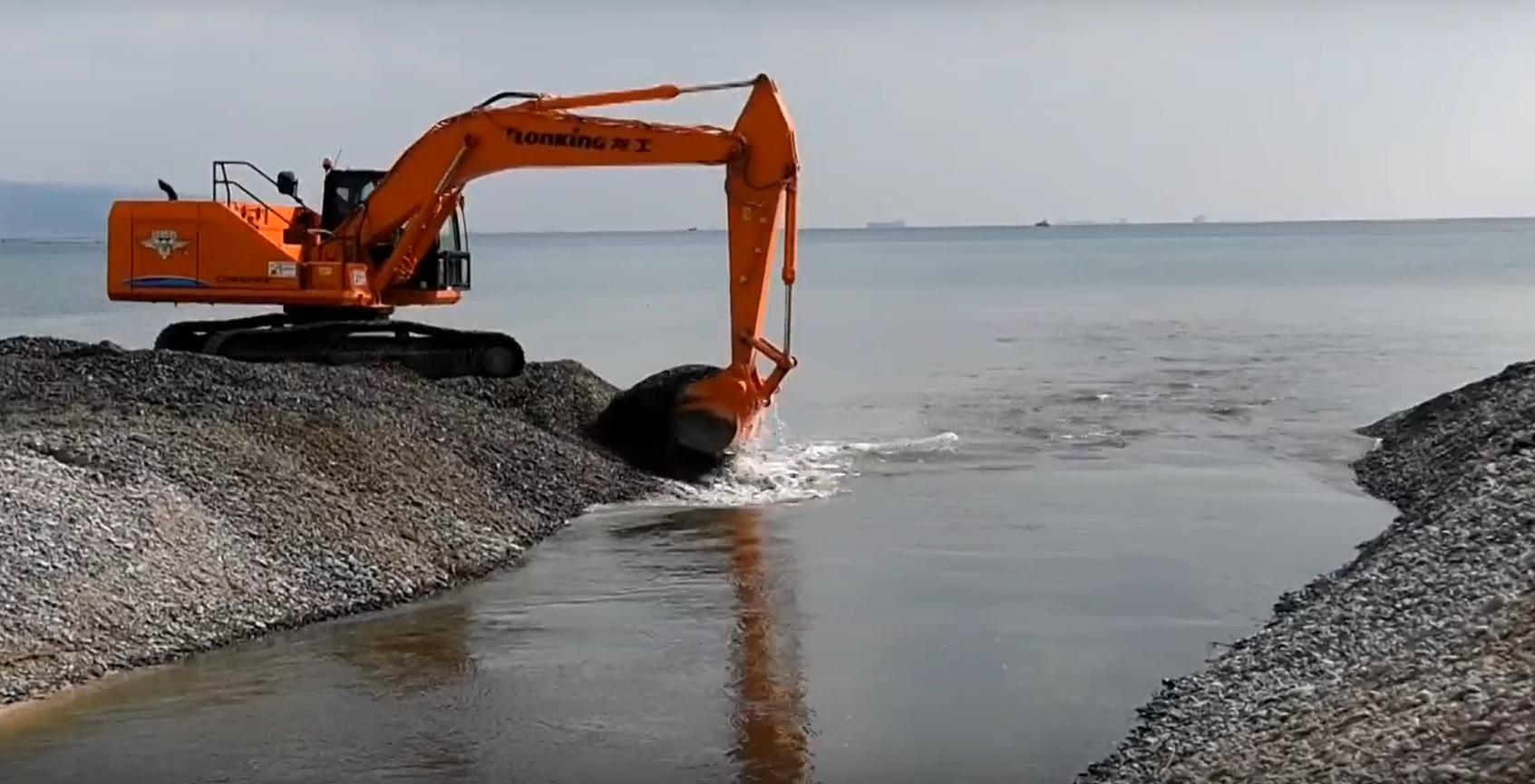 Проран на Суджукской косе в Новороссийске открыли +видео