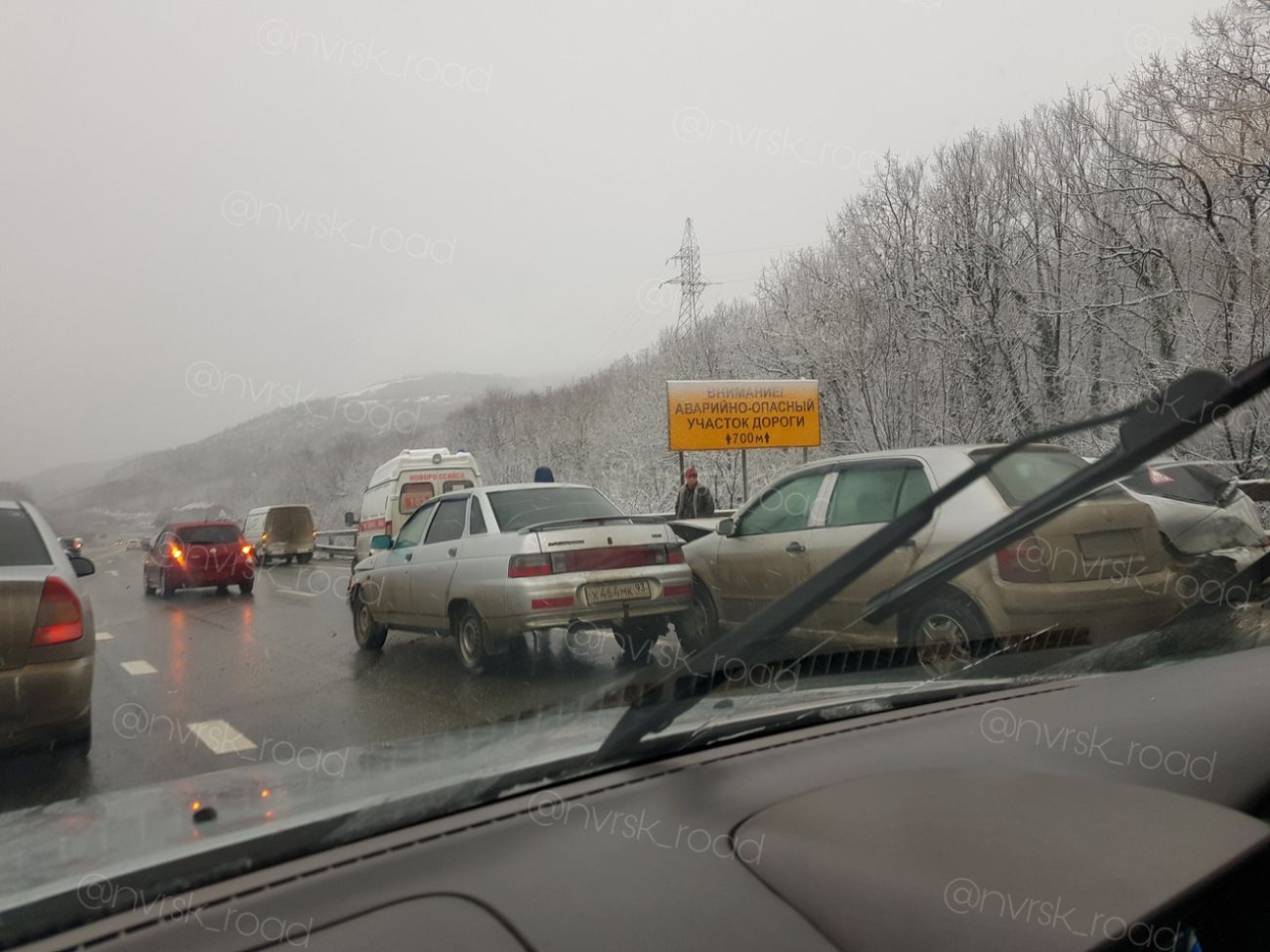 Пробки новороссийск. Пробки Новороссийск сейчас. Пробка вчера в Новороссийске. Новороссийск пробки на дорогах.