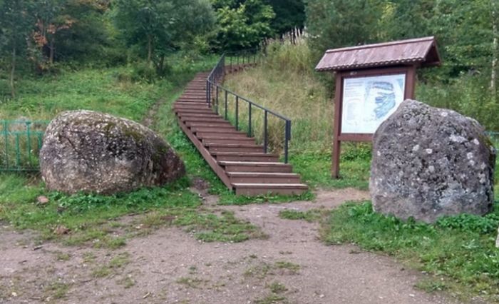 Народный камень. Сад камней Подольск. Сад камней Подольск Кузнечики. Сад камней Кузнечики. Сад камней Подольск фото.