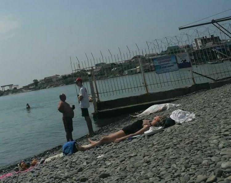 Море, солнце, пляж. Летняя подборка красивых девушек (33 фото)