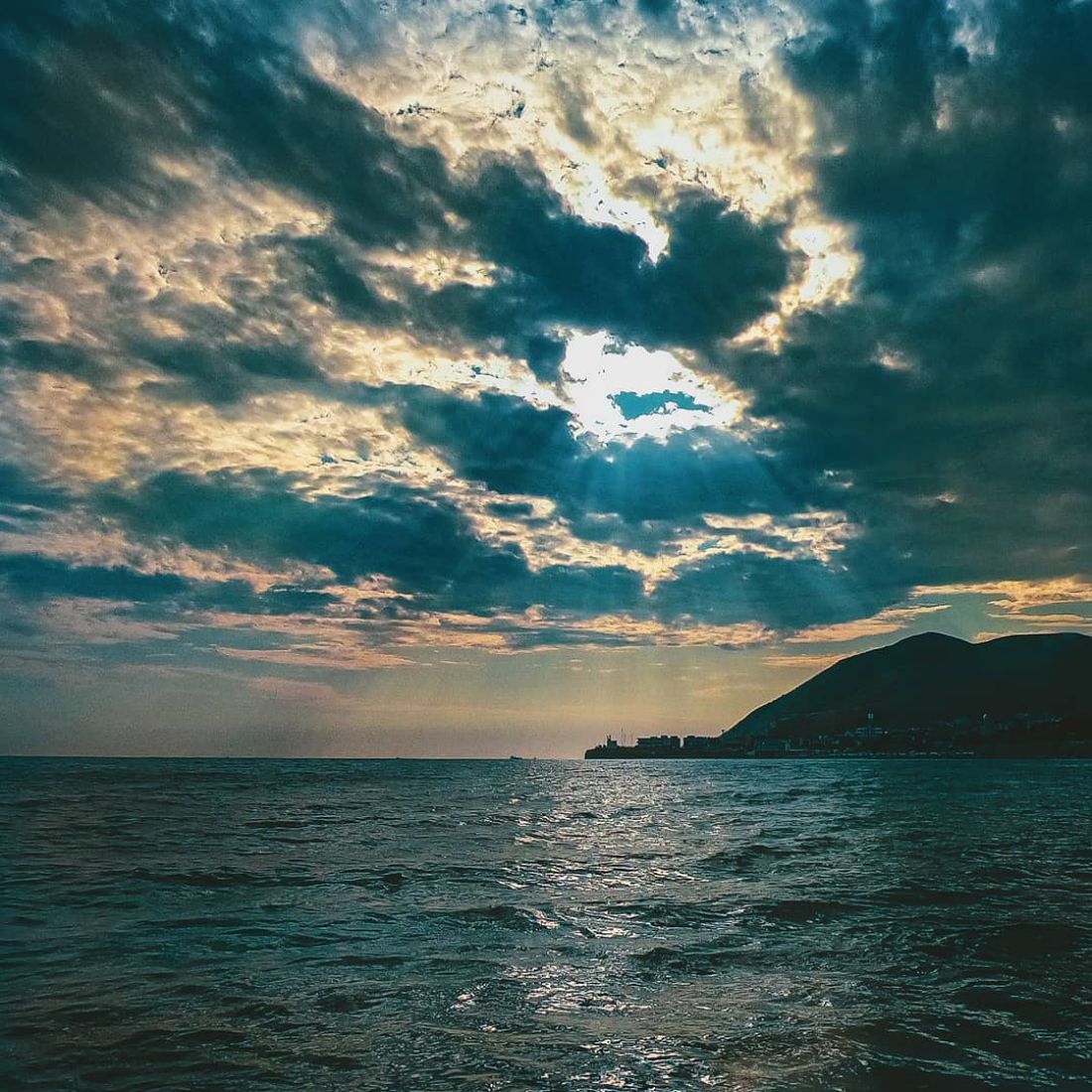 Черное море. Черное море картинки. Красота черного моря фото. Бушующее черное море.