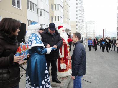В Новороссийске 70 детей-сирот получили ключи от новеньких квартир 2015