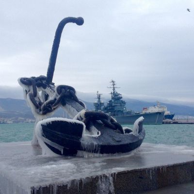 Виды на обледеневший Морской порт Новороссийска - фото 14.01.2018