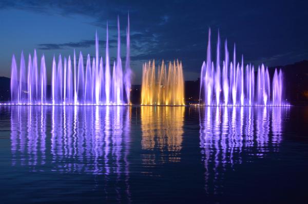 Поющие фонтаны Абрау-Дюрсо фото
