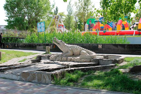 Скульптура Крокодил Парк Фрунзе Новороссийск