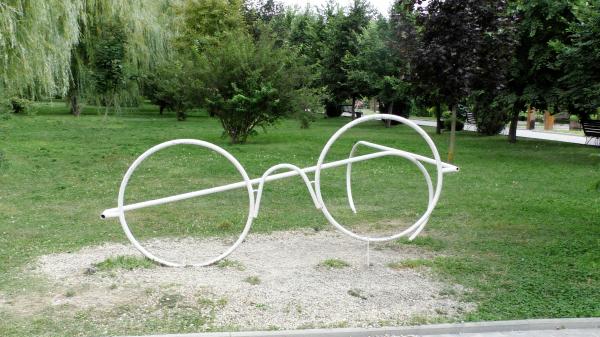 Арт-объект «Очки» на набережной Абрау-Дюрсо