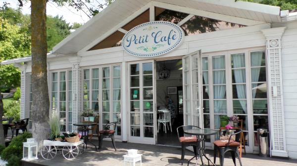Кофейня «Petit Cafe» – стильная французская кофейня Абрау-Дюрсо