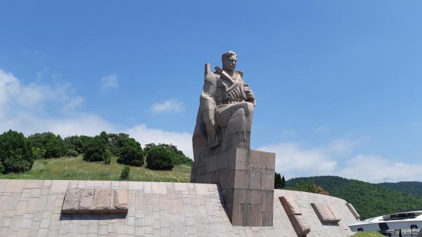 Памятник «Морякам революции» в Новороссийске