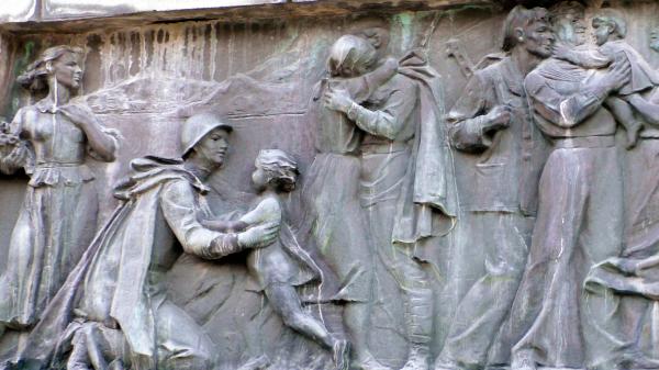 Памятник «Воинам-защитникам города Новороссийска 1942–1943» - барельеф