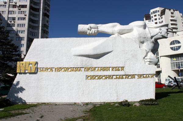 Памятник Матрос с гранатой в Новороссийске: фото, карта, адрес, история